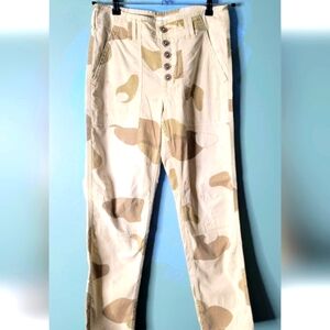 Anthropologie the wanderer pants camo floral Embroidered cargo pants size 31